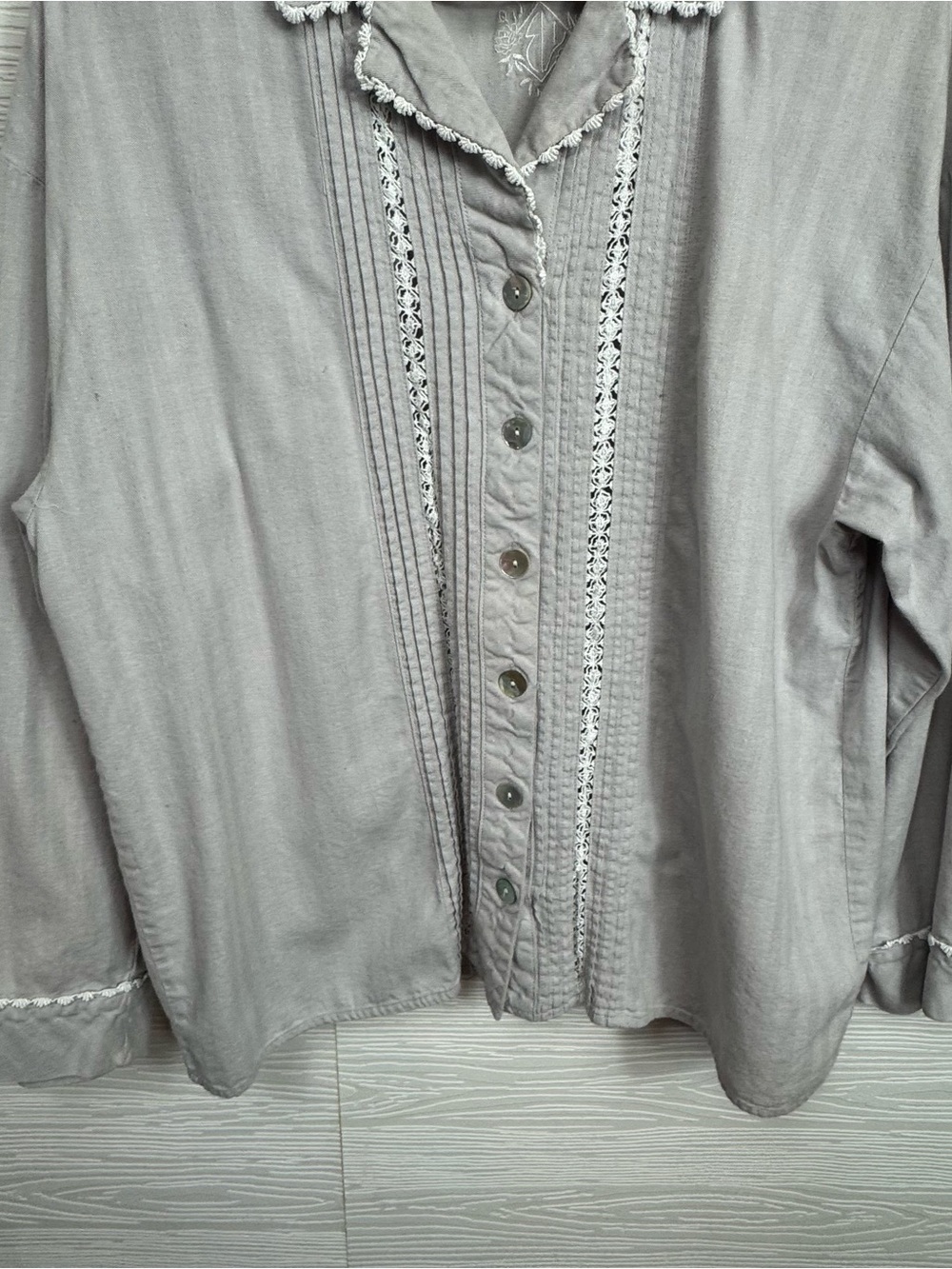 Eileen West Gray Button-Front  Cotton Lace-Trim Sleep Top Medium - Picture 3 of 9
